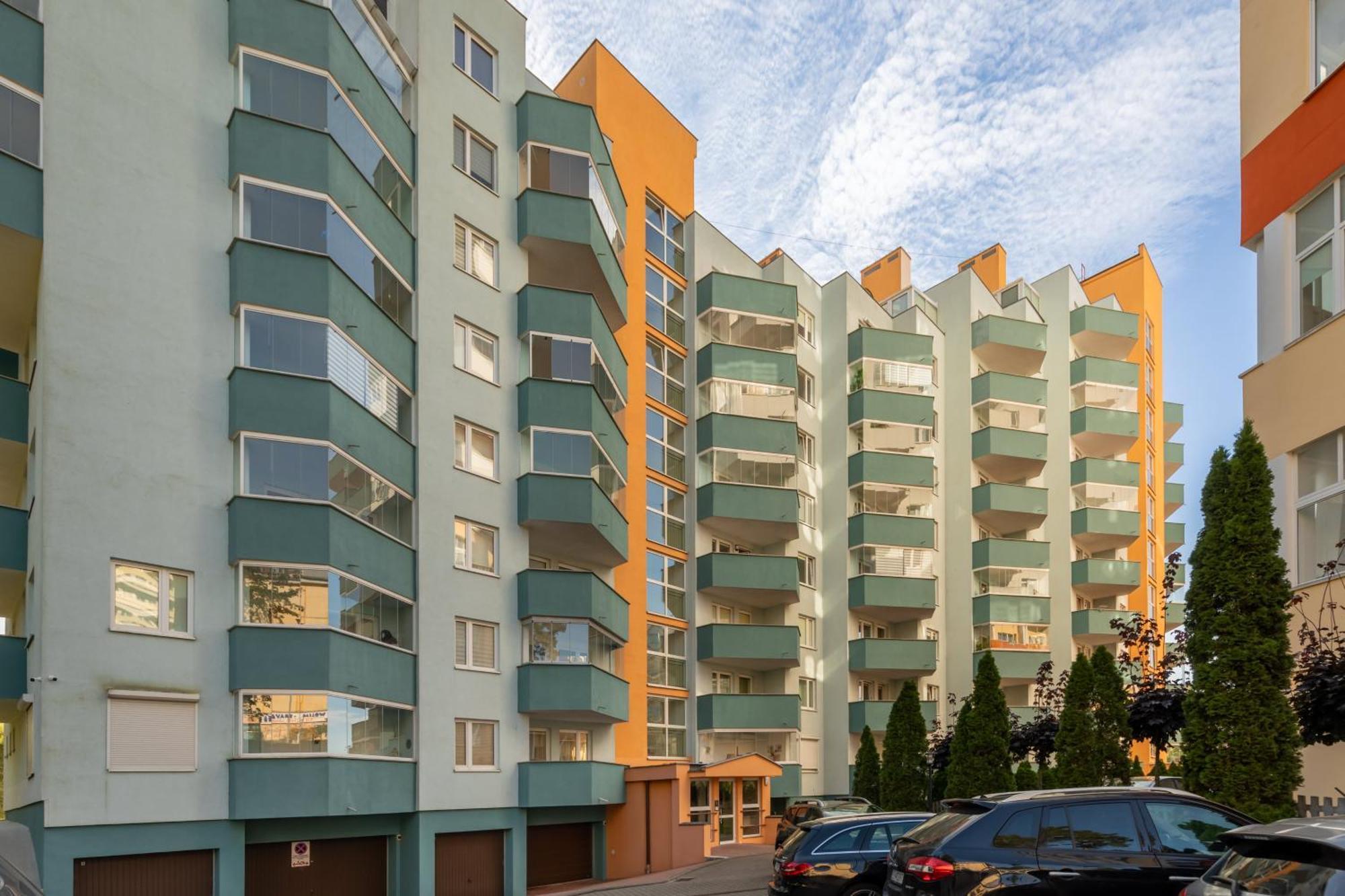 Comfy With Balcony Turystyczna By Renters Leilighet *